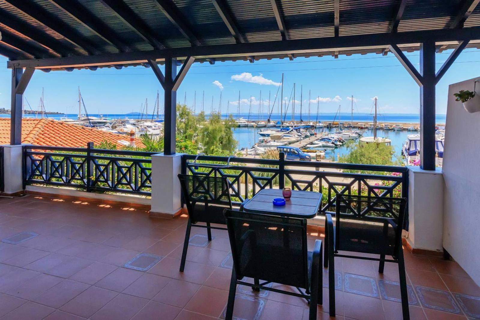 Appartement Nikiti Seafront Blue Extérieur photo